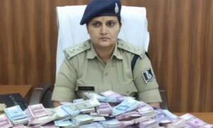 हवाला-लूटकांड-की-आरोपी-sdop-पूजा-पांडे-को-सुप्रीम-कोर्ट-से-जमानत,-2-साल-के-बच्चे-का-दिया-गया-हवाला