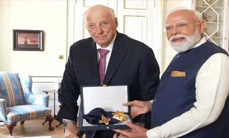 pm-मोदी-को-मिला-32वां-ग्लोबल-सम्मान,-नॉर्वे-ने-दिया-‘ग्रैंड-क्रॉस-ऑफ-द-रॉयल-ऑर्डर-ऑफ-मेरिट’