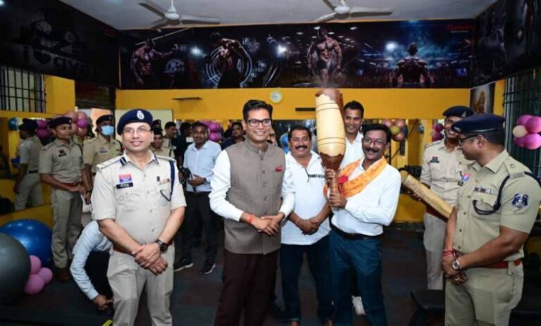 वित्त-मंत्री-ओपी-चौधरी-ने-पुलिस-लाइन-उर्दना-में-अत्याधुनिक-पुलिस-जिम-का-किया-लोकार्पण