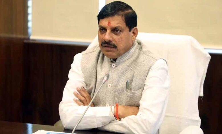 मुख्यमंत्री-डॉ.-यादव-ने-गंगा-दशहरे-पर-नीलगंगा-पहुंचकर-किया-माँ-गंगा-की-प्रतिमा-का-पूजन-और-अभिषेक