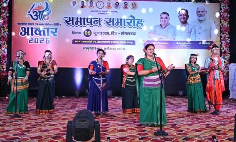 रंग,-रचनात्मकता-और-संस्कृति-का-महोत्सव-बना-‘आकार-2026’