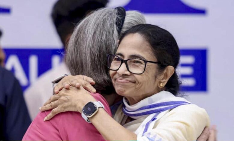 ममता चाहकर भी कांग्रेस में TMC का विलय नहीं करा पाएंगी? एक्सपर्ट ने बताई संवैधानिक और कानूनी वजहें