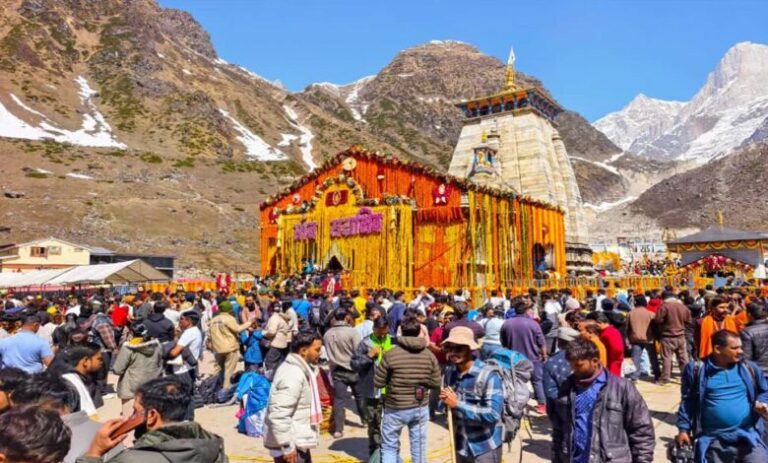 केदारनाथ-में-उमड़ा-आस्था-का-सैलाब,-12-लाख-श्रद्धालुओं-ने-किए-बाबा-केदार-के-दर्शन