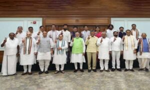 टीएमसी-में-बगावत-से-बदला-संसद-का-गणित,-एनडीए-बहुमत-के-करीब
