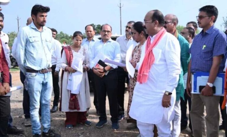 बिलासपुर-में-pwd-अधिकारियों-पर-बरसे-उपमुख्यमंत्री-अरुण-साव,-लापरवाही-पर-लगाई-फटकार