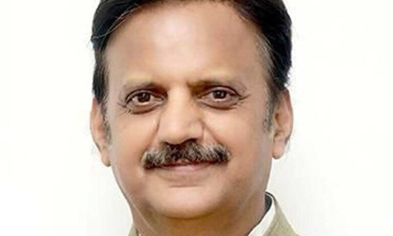 योग-:-स्वस्थ-मानवता,-संतुलित-प्रकृति-और-सतत-भविष्य-का-आधार-राजेन्द्र-शुक्ल