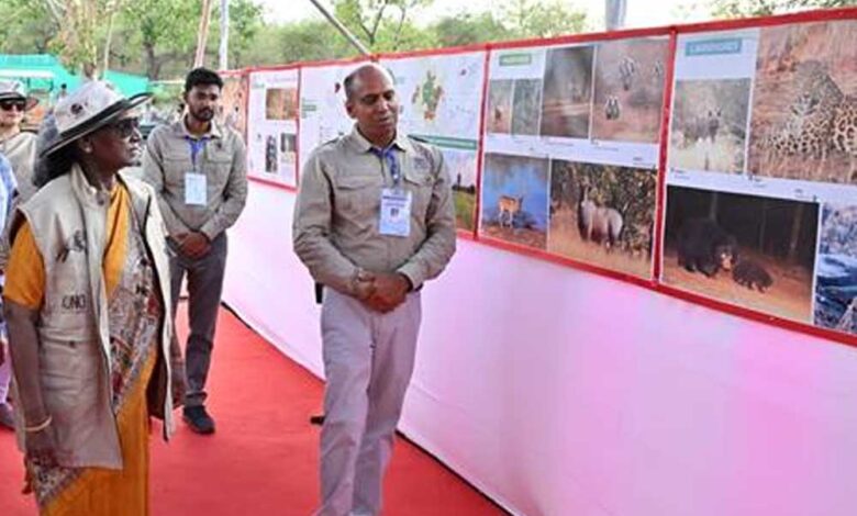 राष्ट्रपति ने किया चीता कमांड कंट्रोल सेंटर का भ्रमण, चीता प्रदर्शिनी भी देखी
