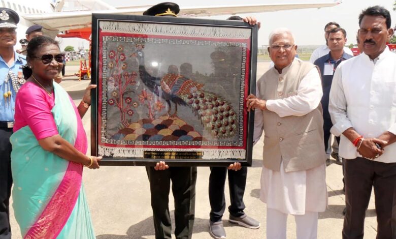 चीता परिवार को देखने के बाद राष्ट्रपति लौटीं दिल्ली, ग्वालियर एयरपोर्ट पर हुआ भव्य विदाई समारोह