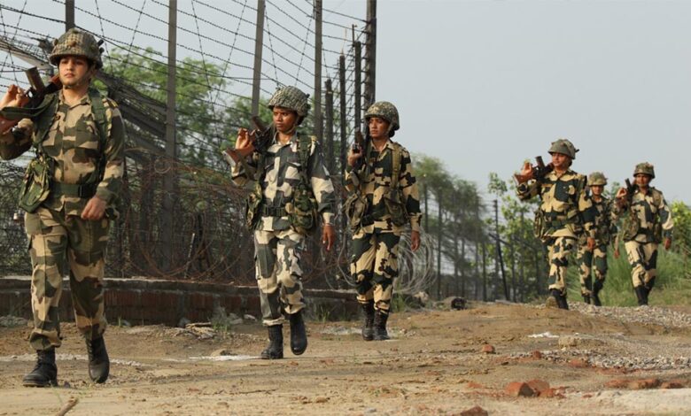 मालदा-बॉर्डर-पर-हाई-वोल्टेज-ड्रामा!-घुसपैठियों-को-रोकने-पहुंची-bsf-का-7000-लोगों-ने-घेरा-रास्ता