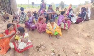 धर्मांतरण-विवाद-पर-आमने-सामने-आए-ईसाई-और-आदिवासी-समाज,-गांव-बना-पुलिस-छावनी