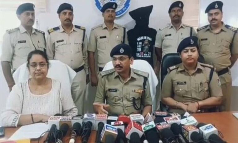 जीआरपी-जबलपुर-ने-त्वरित-कार्रवाई-कर-ट्रेन-में-चोरी-गए-आभूषण-एवं-सामान-को-मात्र-दो-घंटे-में-किया-बरामद