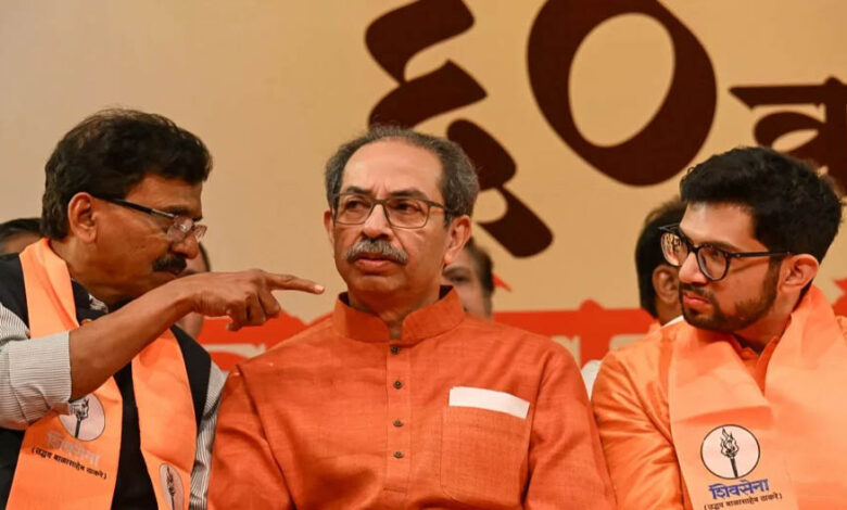 उद्धव ठाकरे के सामने नया संकट, सांसदों के बाद अब दफ्तर पर भी मंडराया खतरा