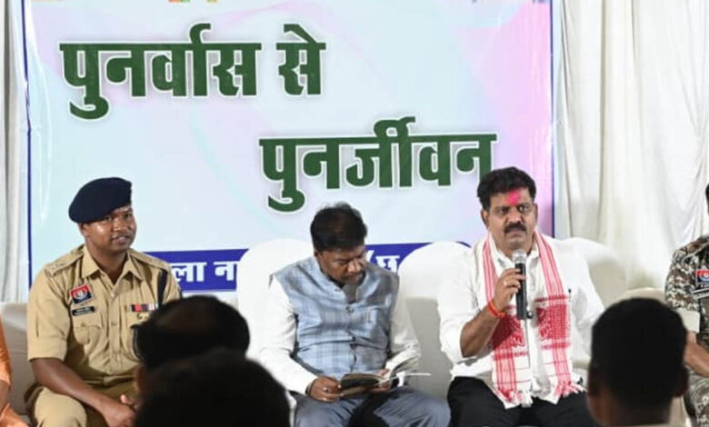 रायपुर-:-पुनर्वासित-युवाओं-से-मिले-उप-मुख्यमंत्री-विजय-शर्मा-और-वन-मंत्री-केदार-कश्यप