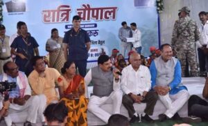 मुख्यमंत्री-डॉ.-यादव-ने-हिल-स्टेशन-कुकरू-में-लगाई-रात्रि-चौपाल,-ग्रामीणों-से-किया-आत्मीय-संवाद