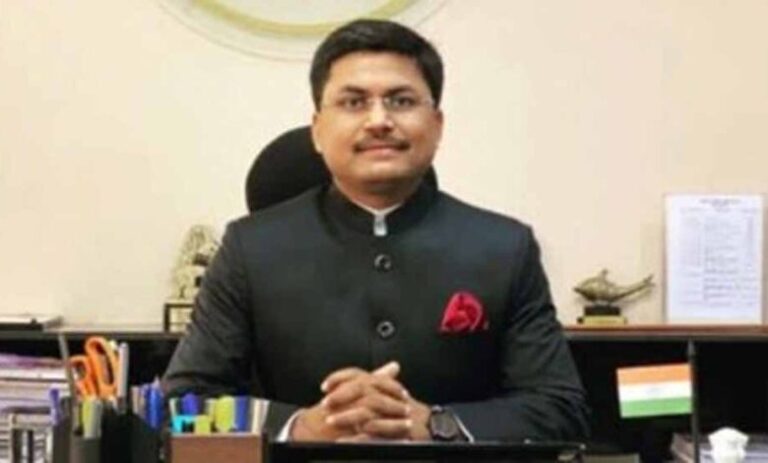 45-की-उम्र-में-ias-अवनीश-शरण-की-फिटनेस-जर्नी-बनी-मिसाल,-खुद-शेयर-किया-ट्रांसफॉर्मेशन