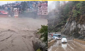 चारधाम-यात्रा-पर-बारिश-का-कहर,-नदियां-उफान-पर;-बदरीनाथ-नेशनल-हाईवे-बंद,-यात्रियों-की-बढ़ी-मुश्किलें