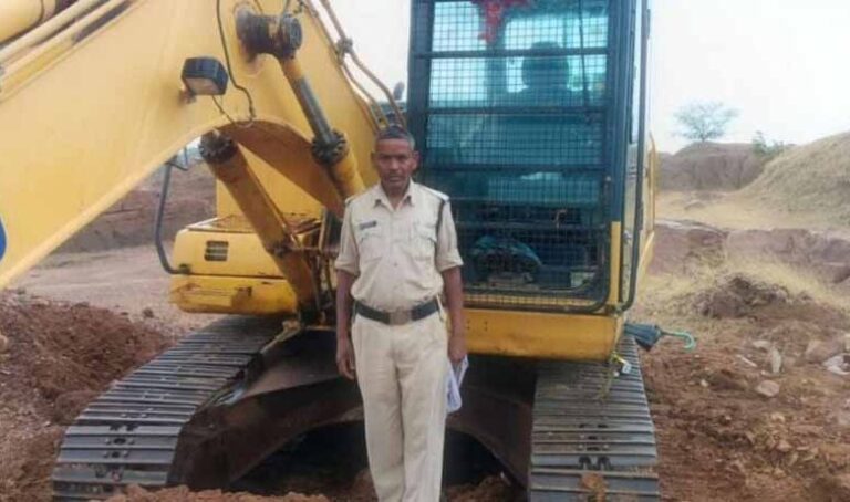 cm-साय-के-निर्देश-पर-अवैध-खनन-पर-बड़ी-कार्रवाई,-jcb-समेत-कई-वाहन-जब्त,-लाखों-का-जुर्माना