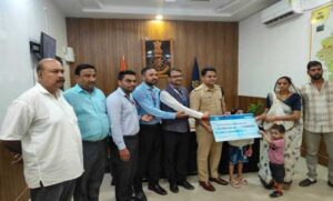 पुलिस-सैलरी-पैकेज-योजना-से-दिवंगत-पुलिसकर्मियों-के-परिवारों-को-मिला-आर्थिक-संबल