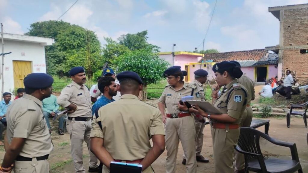 damoh-news:-कबीरपुर-में-महिला-और-तीन-बच्चों-की-मौत-से-सनसनी,-पति-से-पूछताछ;-fsl-टीम-जुटा-रही-साक्ष्य